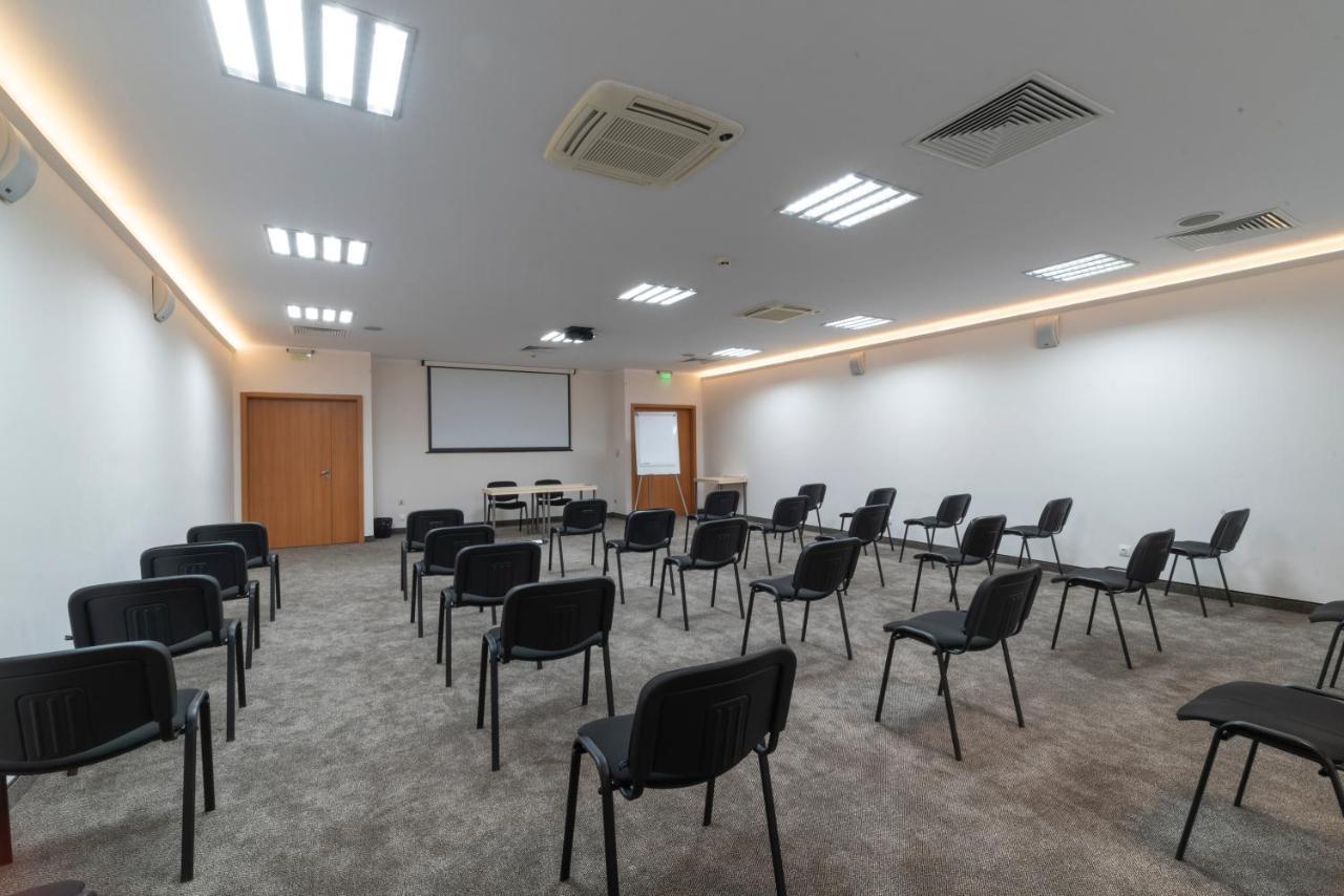 Vitosha Park - Free Indoor Pool & Parking