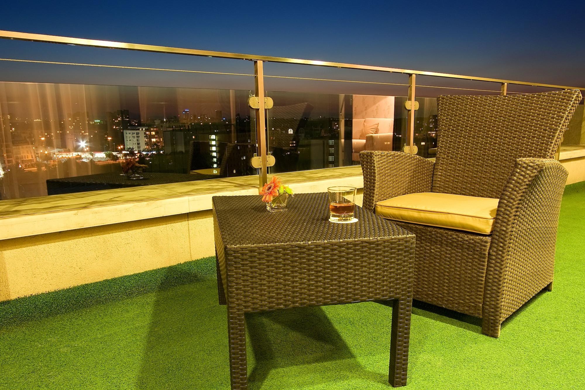 Hotel Vitosha Park - Free Indoor Pool & Parking 4*